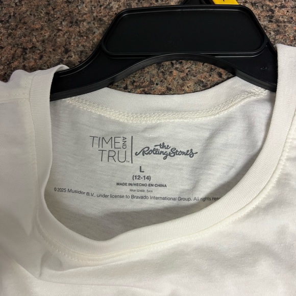 Time and Tru White Rolling Stones Graphic Tee - Picture 8 of 9